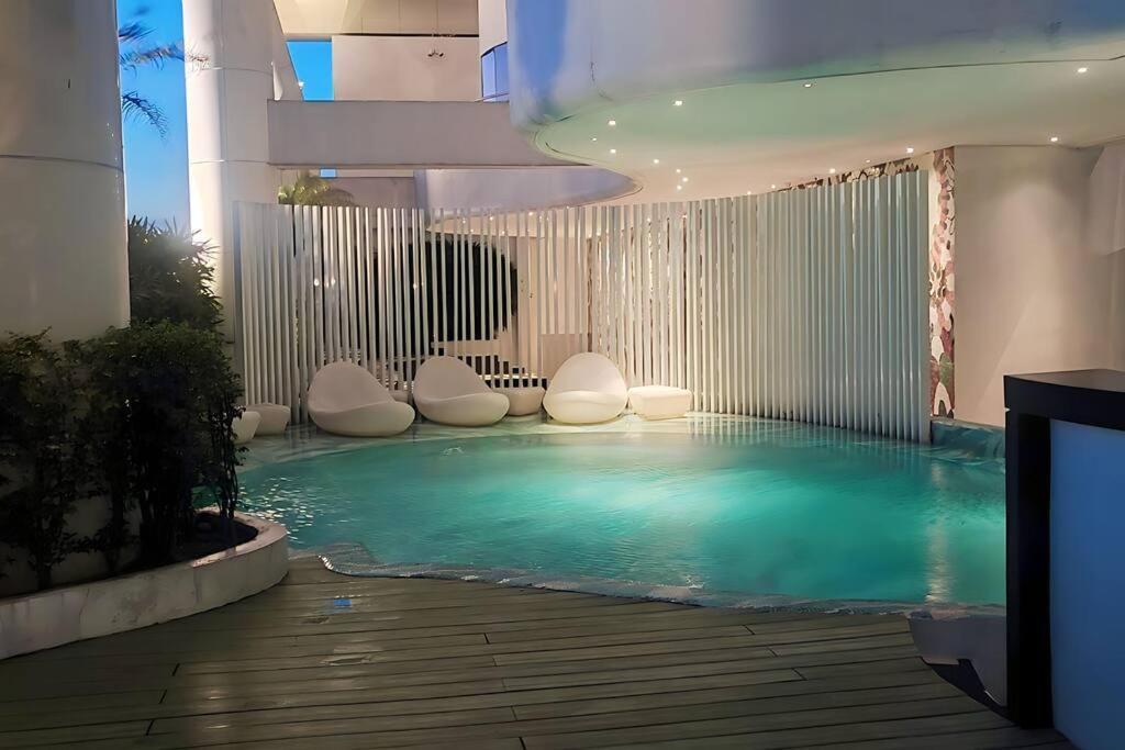 Aveline Suites Elite Rockwell View Acqua Private Residences Near Rockwell Makati Manila Exterior foto